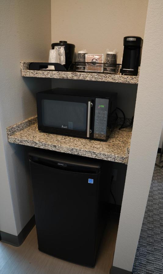 Brookstone Inn & Suites Fort Dodge Exteriér fotografie