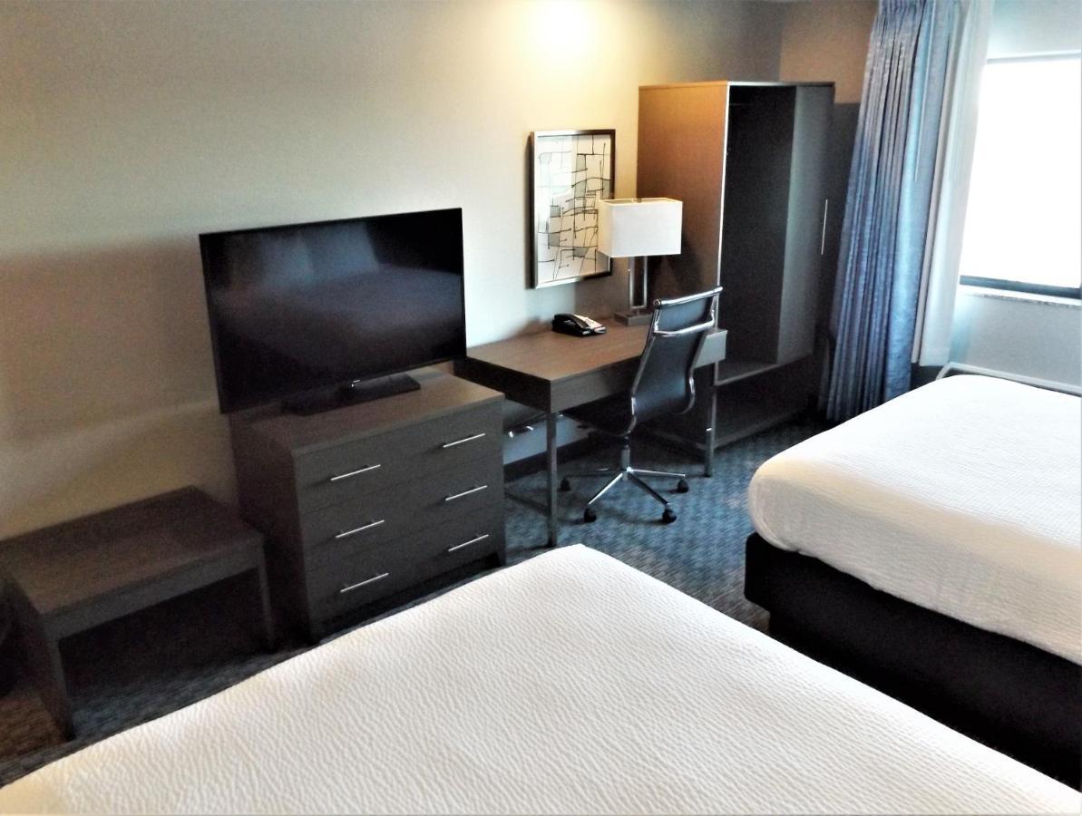 Brookstone Inn & Suites Fort Dodge Exteriér fotografie